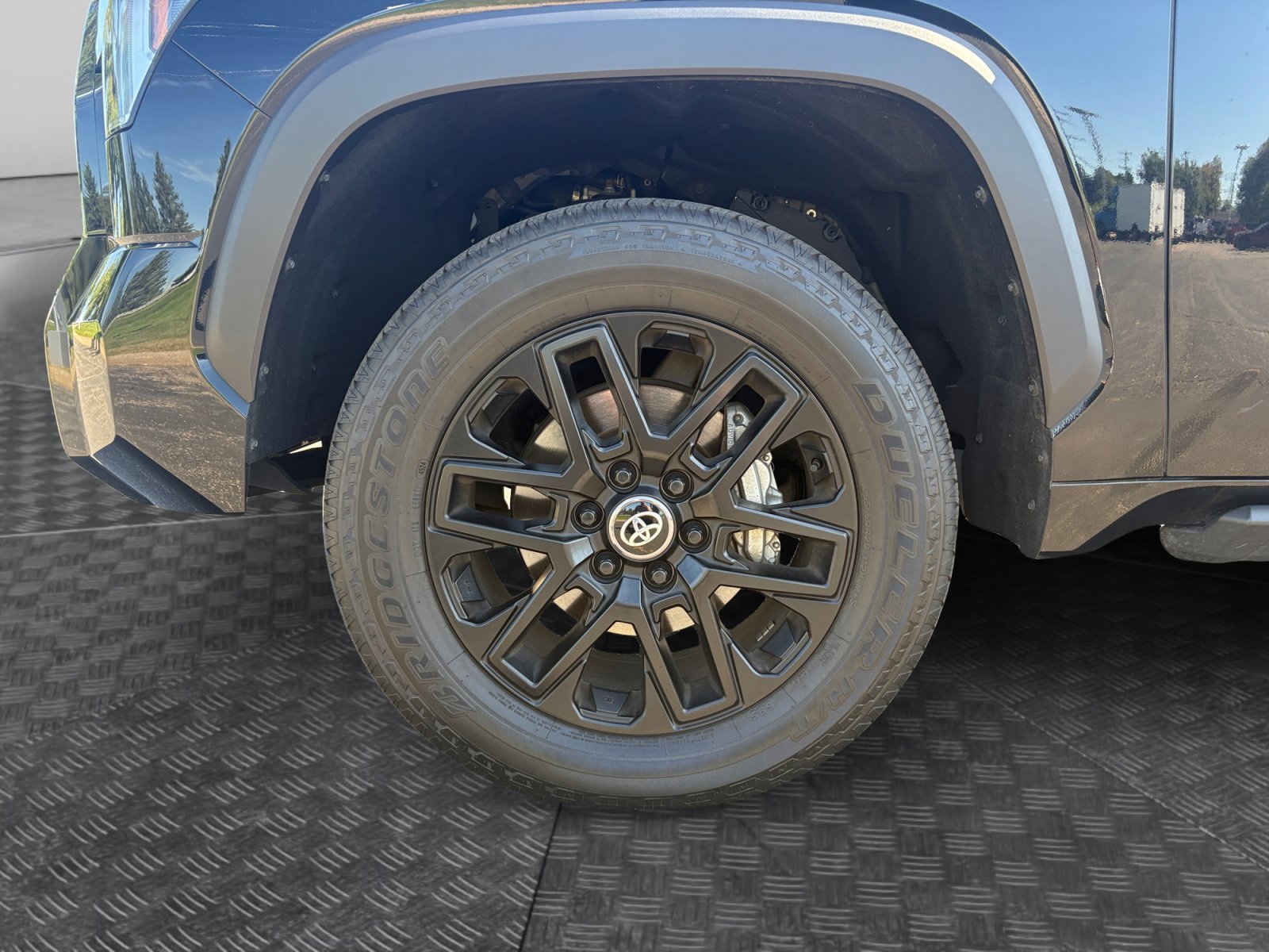 Used 2025 Toyota Tundra Limited AWD/4WD image 19