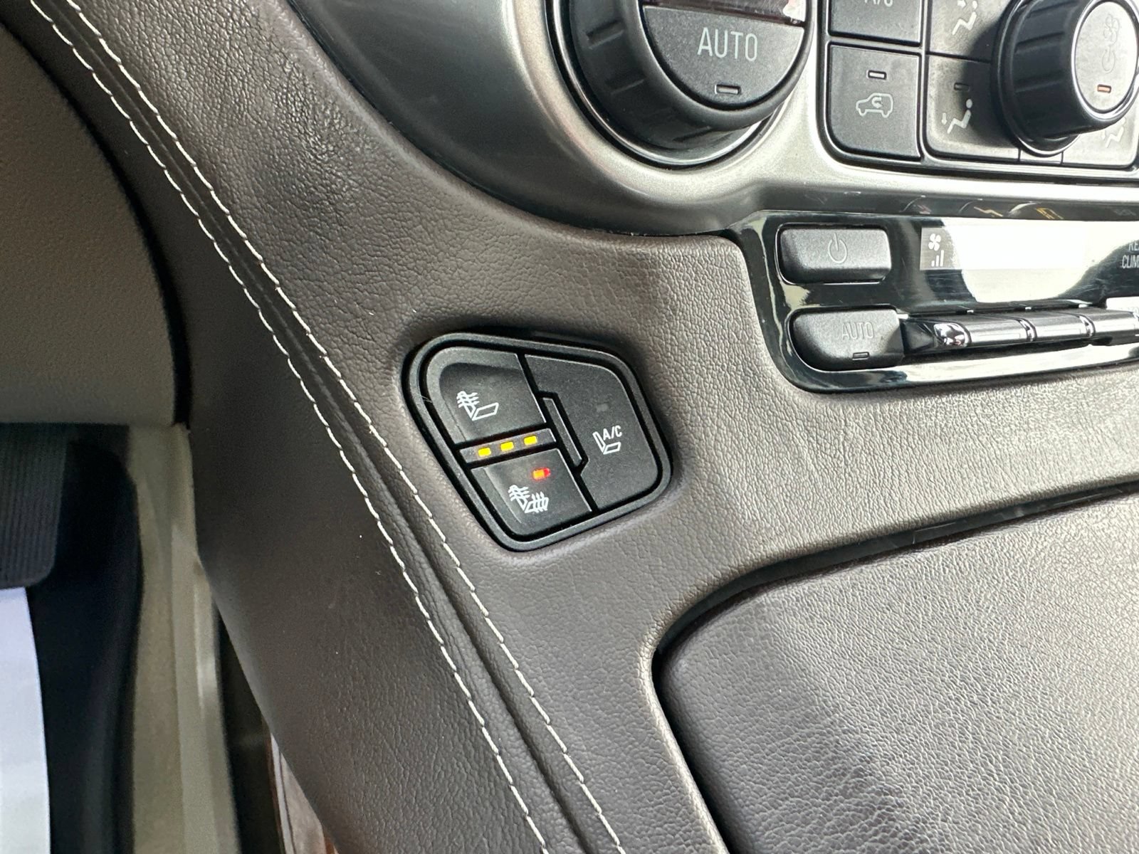 Used 2015 Chevrolet Suburban LTZ AWD/4WD image 67