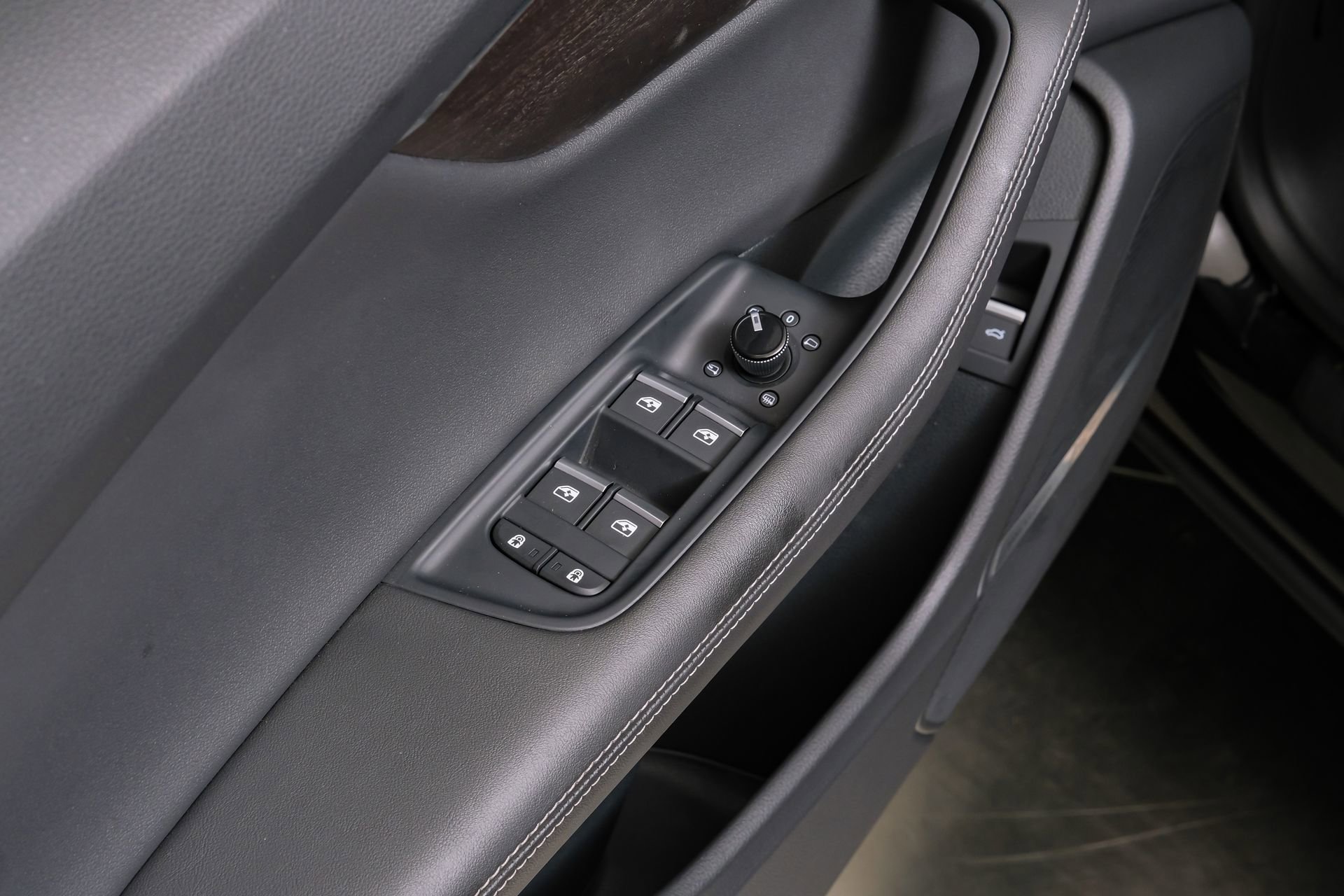 Used 2023 Audi Q8 Premium Plus w/ Premium Plus Package image 44