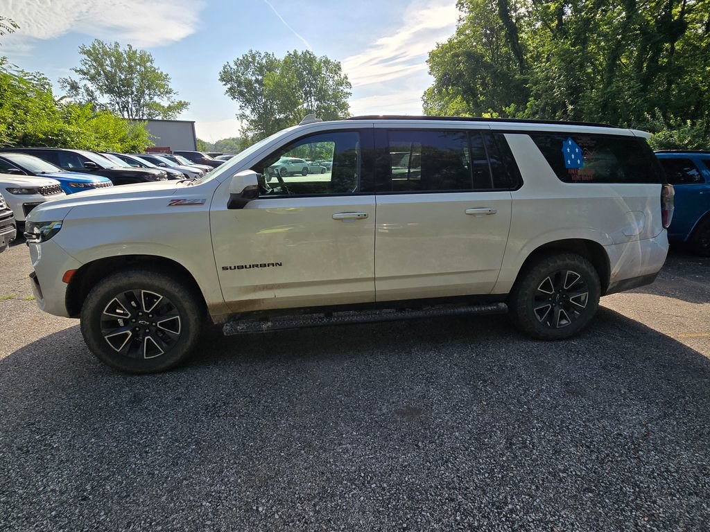 Used 2023 Chevrolet Suburban Z71 w/ Luxury Package AWD/4WD image 3