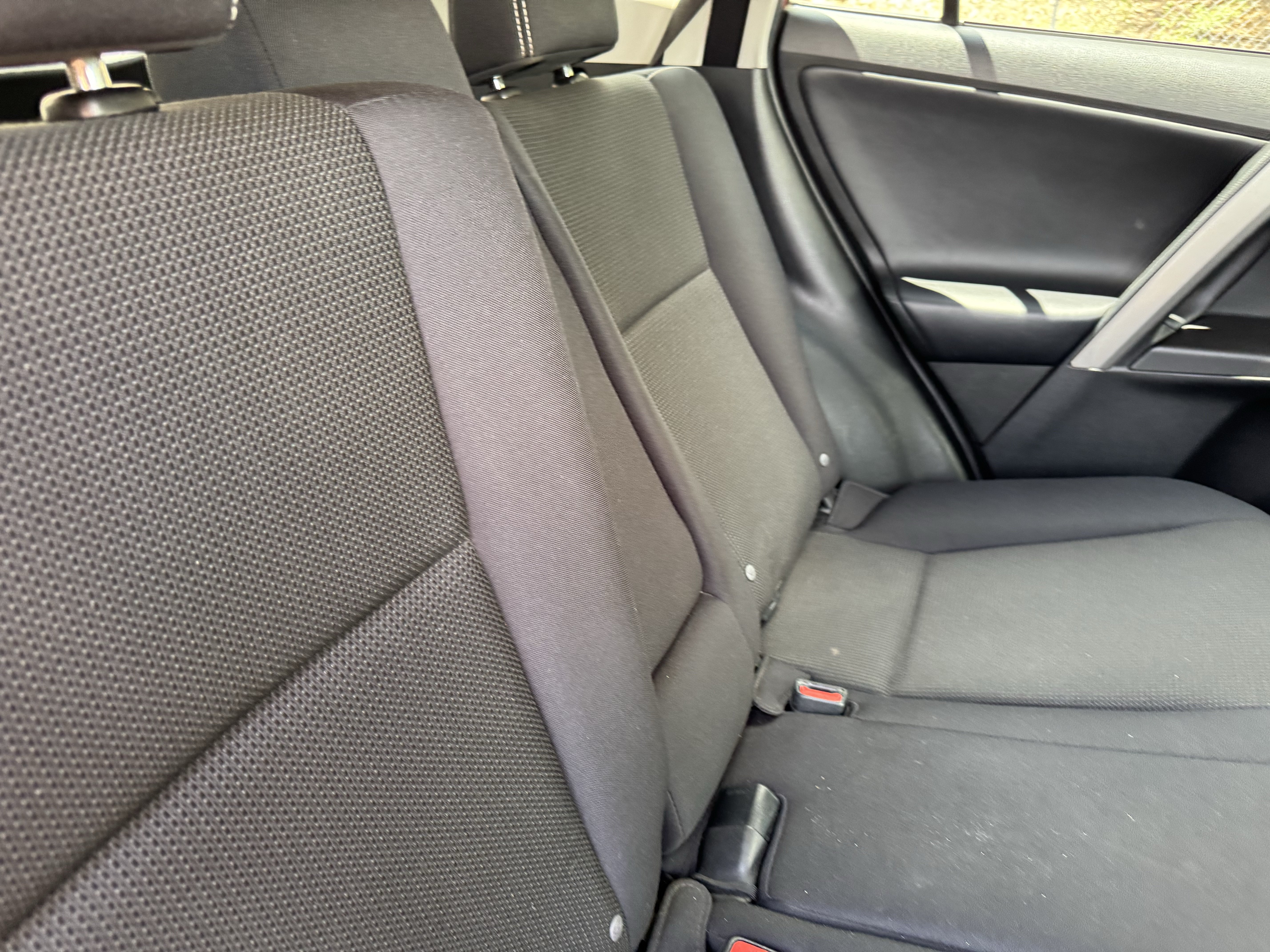 Used 2018 Toyota RAV4 XLE AWD/4WD image 15
