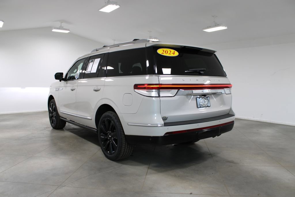 Used 2024 Lincoln Navigator Reserve image 7