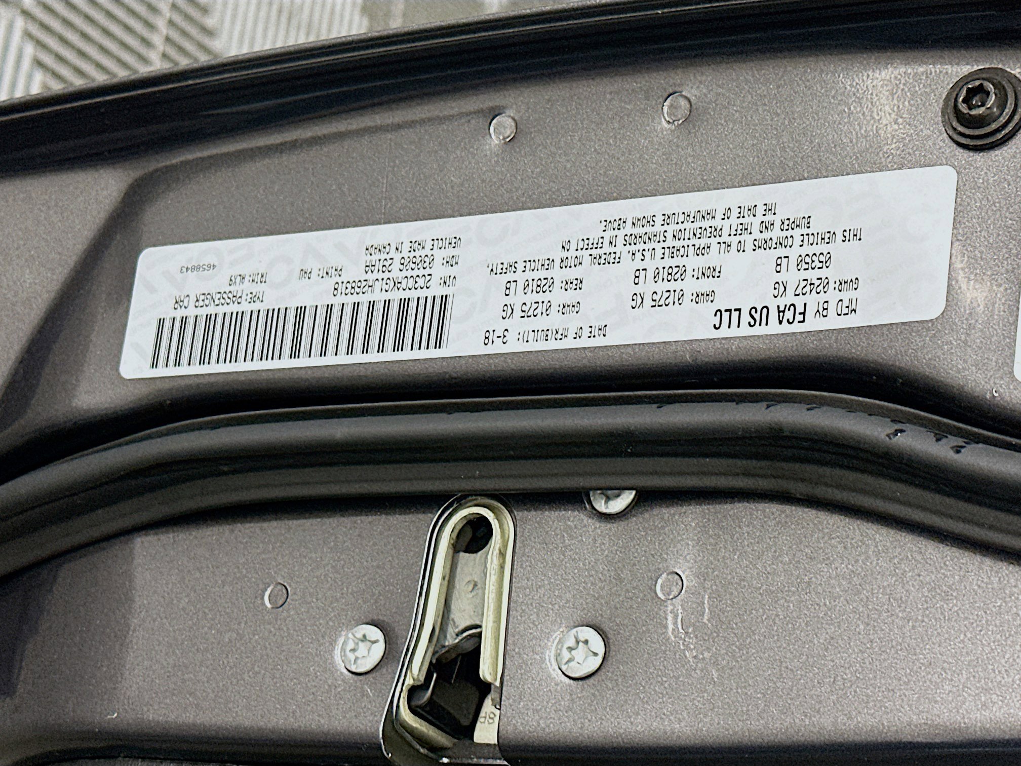 Used 2018 Chrysler 300 Limited AWD/4WD image 12
