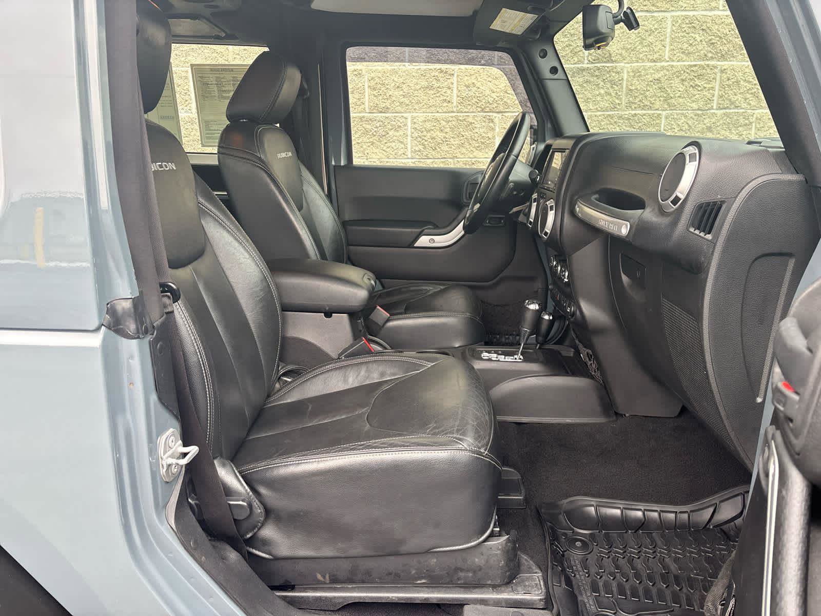 Used 2015 Jeep Wrangler Rubicon w/ Dual Top Group image 30