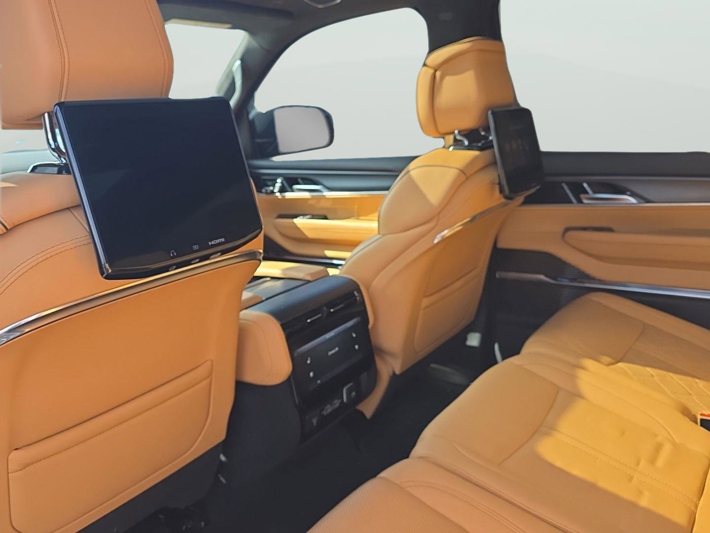 Used 2024 Jeep Grand Wagoneer Series III w/ Rear Seat Video Group 1 AWD/4WD image 56