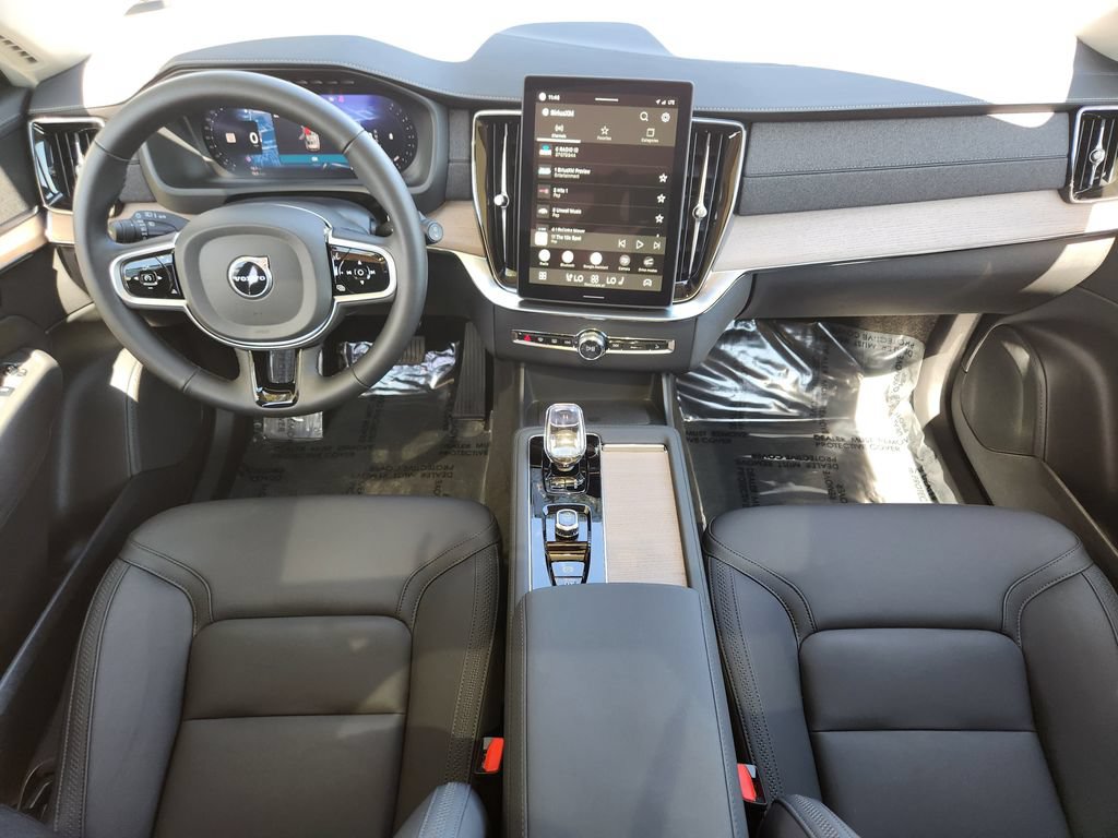 Used 2025 Volvo XC90 B6 Plus AWD/4WD image 15