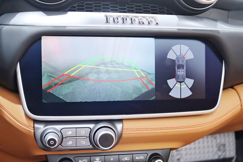 Used 2020 Ferrari Portofino RWD image 24