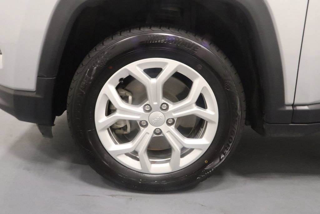 Certified 2024 Jeep Compass Latitude AWD/4WD image 23