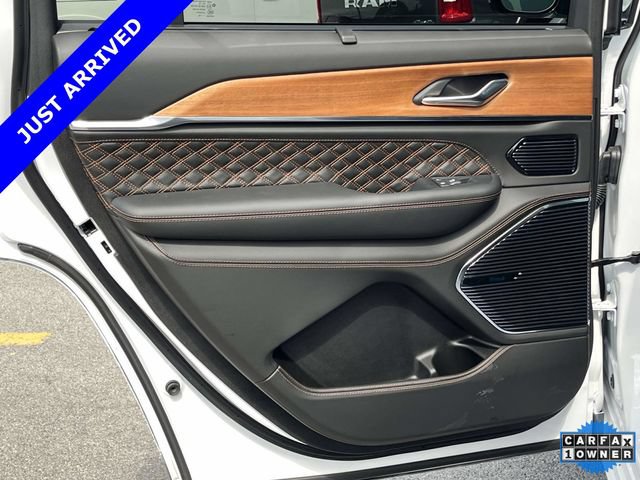 Certified 2026 Jeep Grand Cherokee L Summit w/ Obsidian Package AWD/4WD image 23