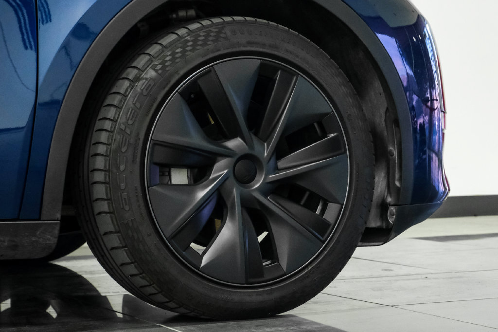 Used 2024 Tesla Model Y Long Range AWD/4WD image 50