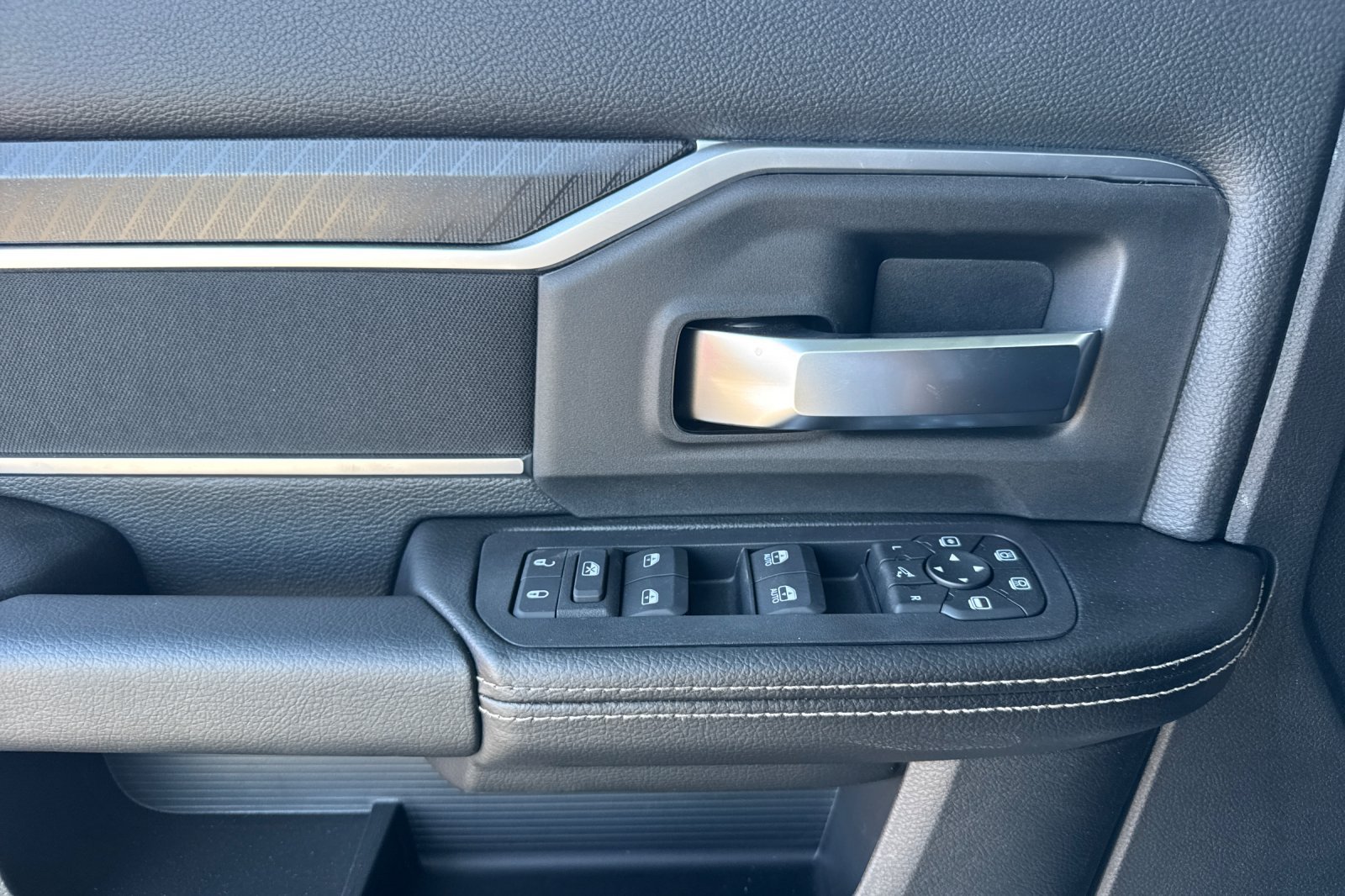 New 2026 RAM 3500 Big Horn AWD/4WD image 10