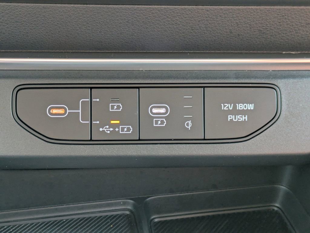 Used 2026 Kia Carnival EX image 24