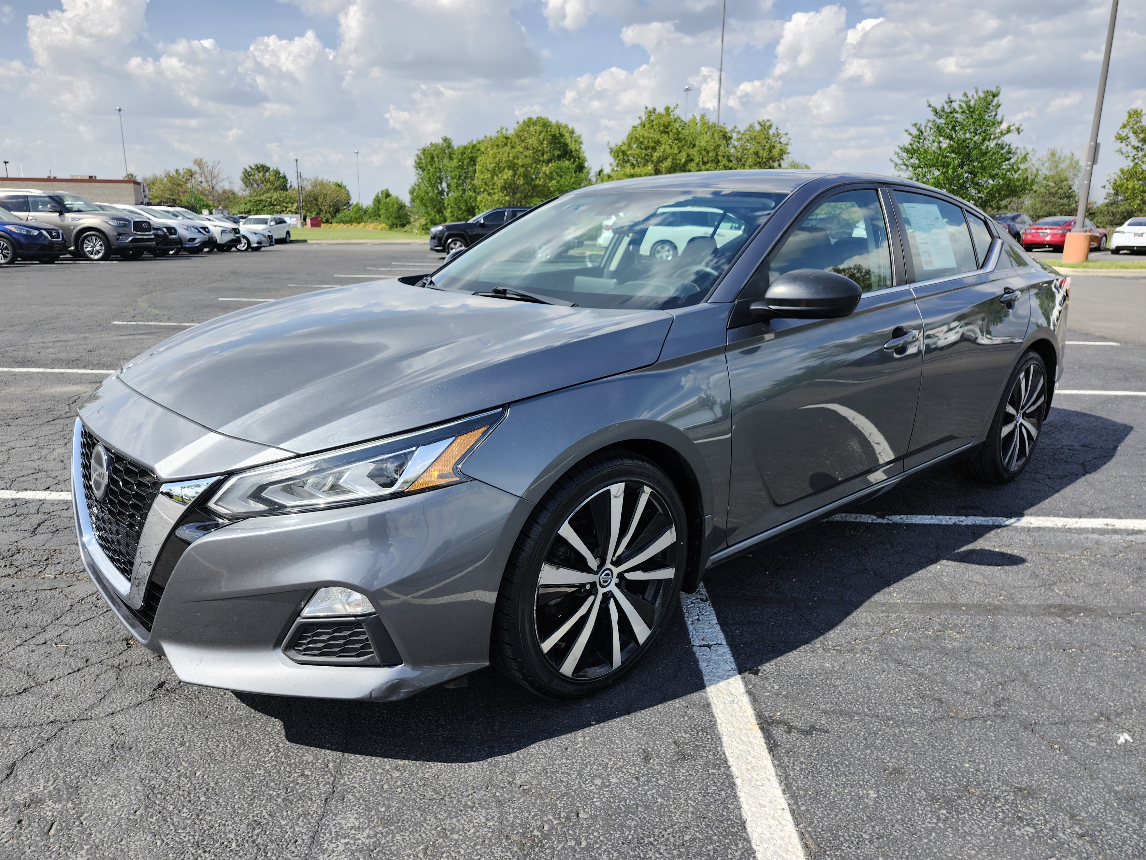 Used 2020 Nissan Altima 2.5 SR w/ Premium Package FWD image 13