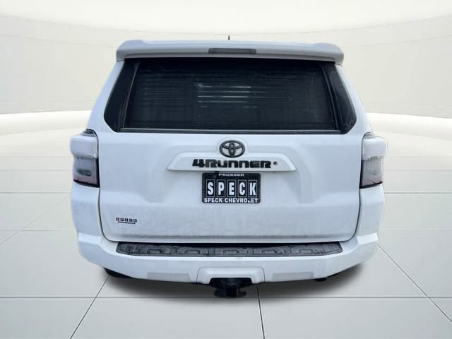 Used 2018 Toyota 4Runner SR5 image 4