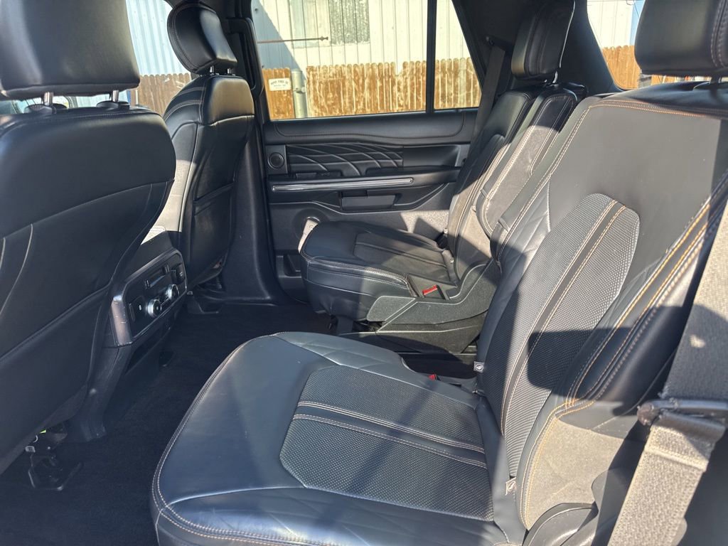 Used 2023 Ford Expedition Platinum image 12