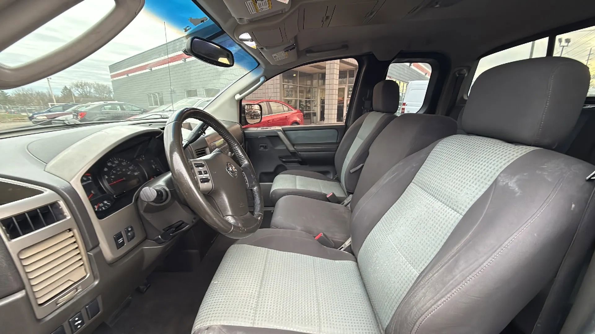 Used 2004 Nissan Titan SE w/ (Bed) Utility Bed Pkg image 10