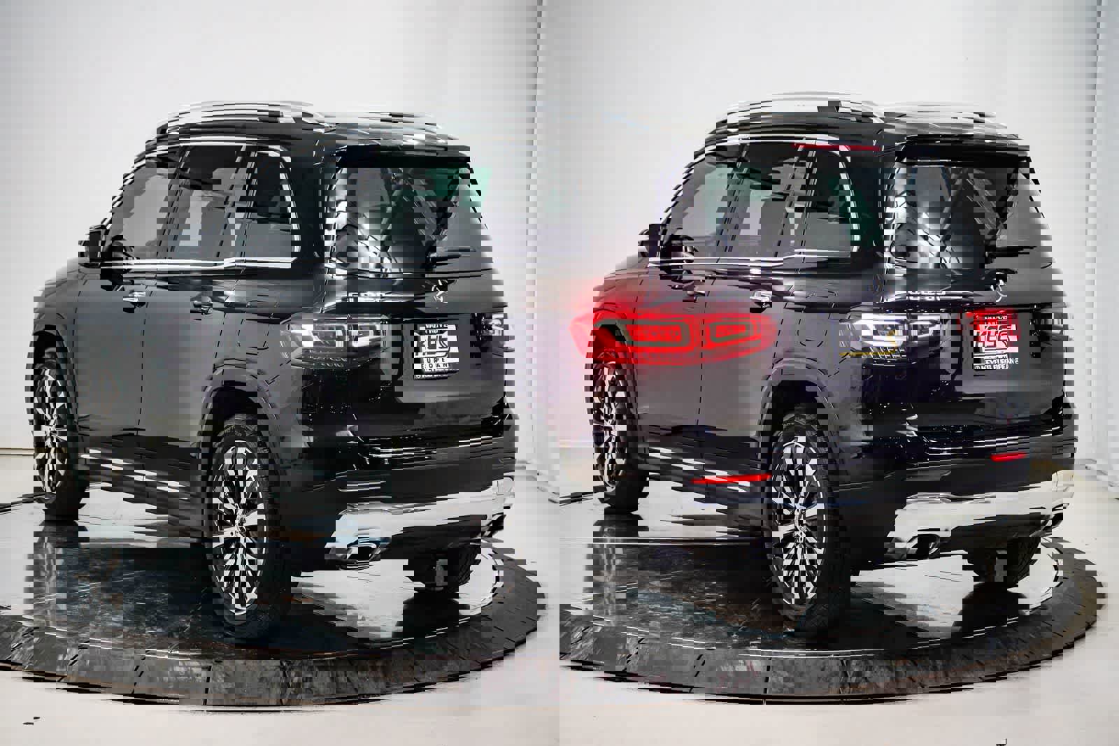 Certified 2022 Mercedes-Benz GLB 250 image 2