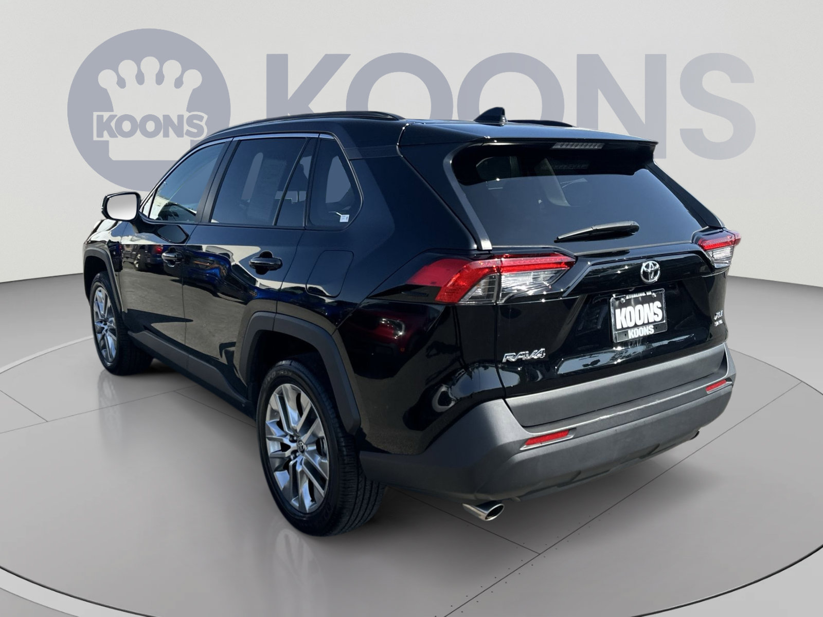 Used 2025 Toyota RAV4 XLE Premium w/ Weather Package AWD/4WD image 8