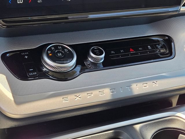 Used 2025 Ford Expedition Active AWD/4WD image 22
