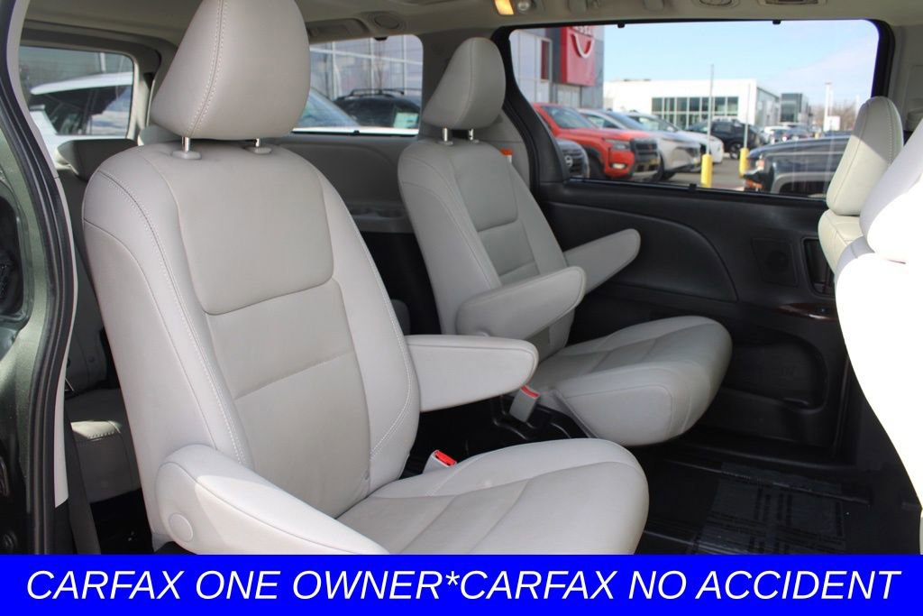 Used 2020 Toyota Sienna Limited Premium image 24