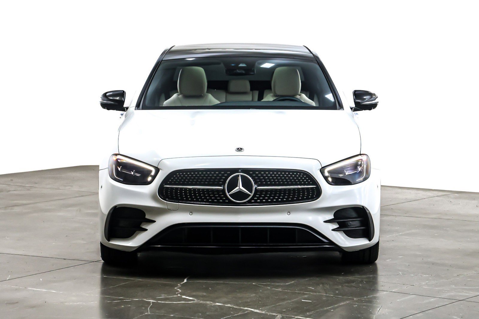 Used 2022 Mercedes-Benz E 350 Sedan w/ AMG Line Exterior image 4