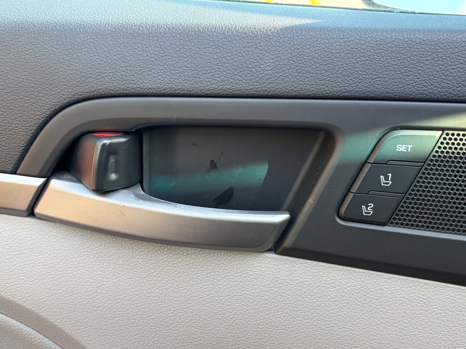 Used 2017 Hyundai Elantra Limited w/ Limited Tech Package 04 image 9