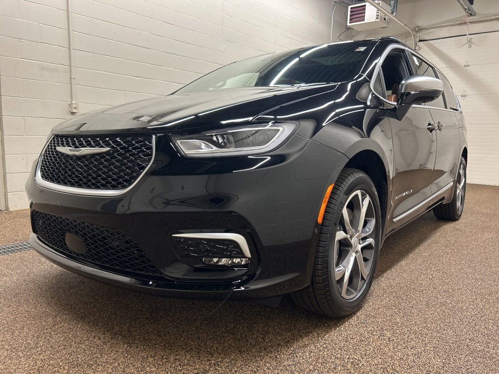 New 2026 Chrysler Pacifica Pinnacle image 5