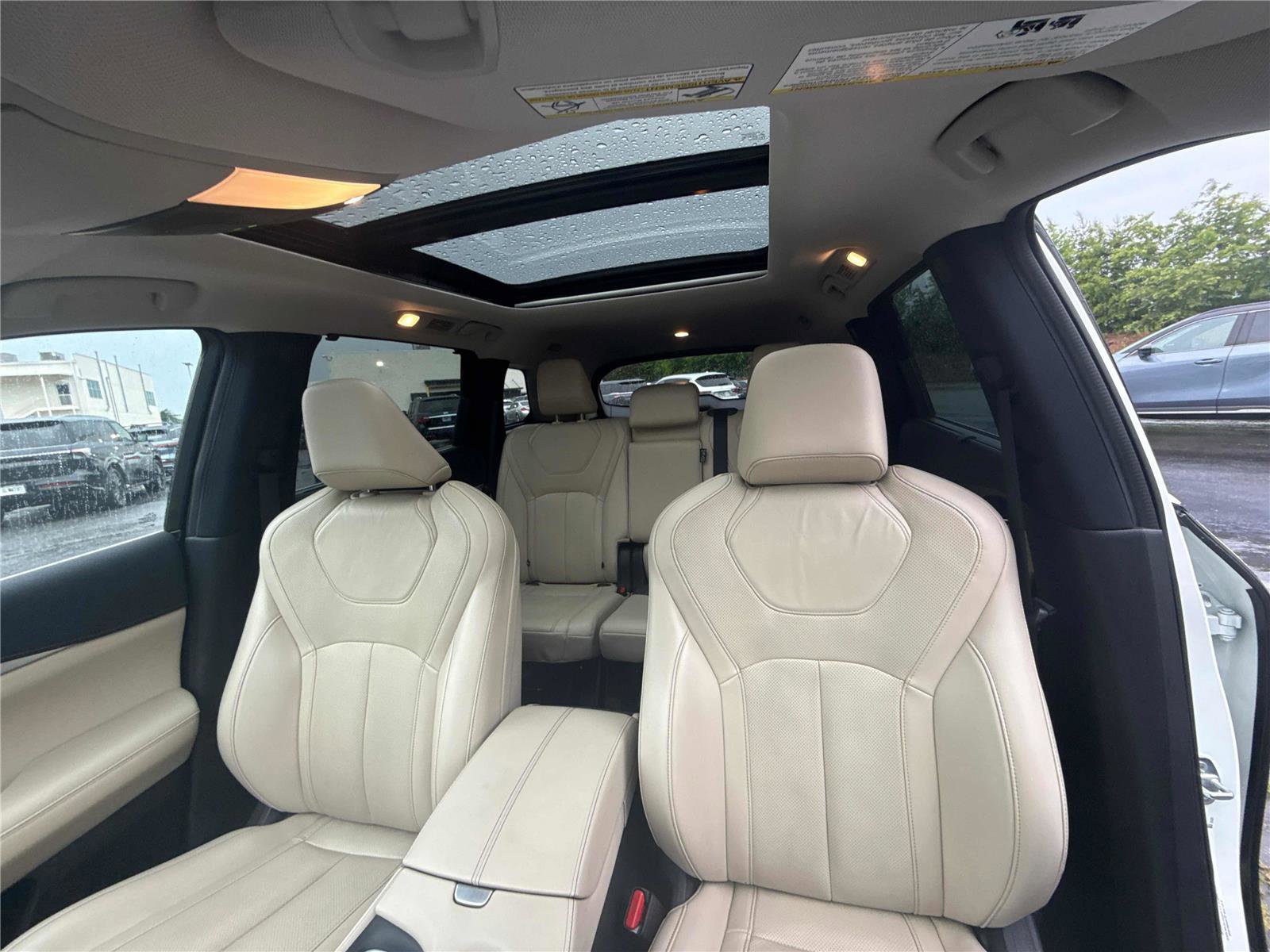 Used 2023 INFINITI QX60 Luxe w/ Performance Audio Package FWD image 26