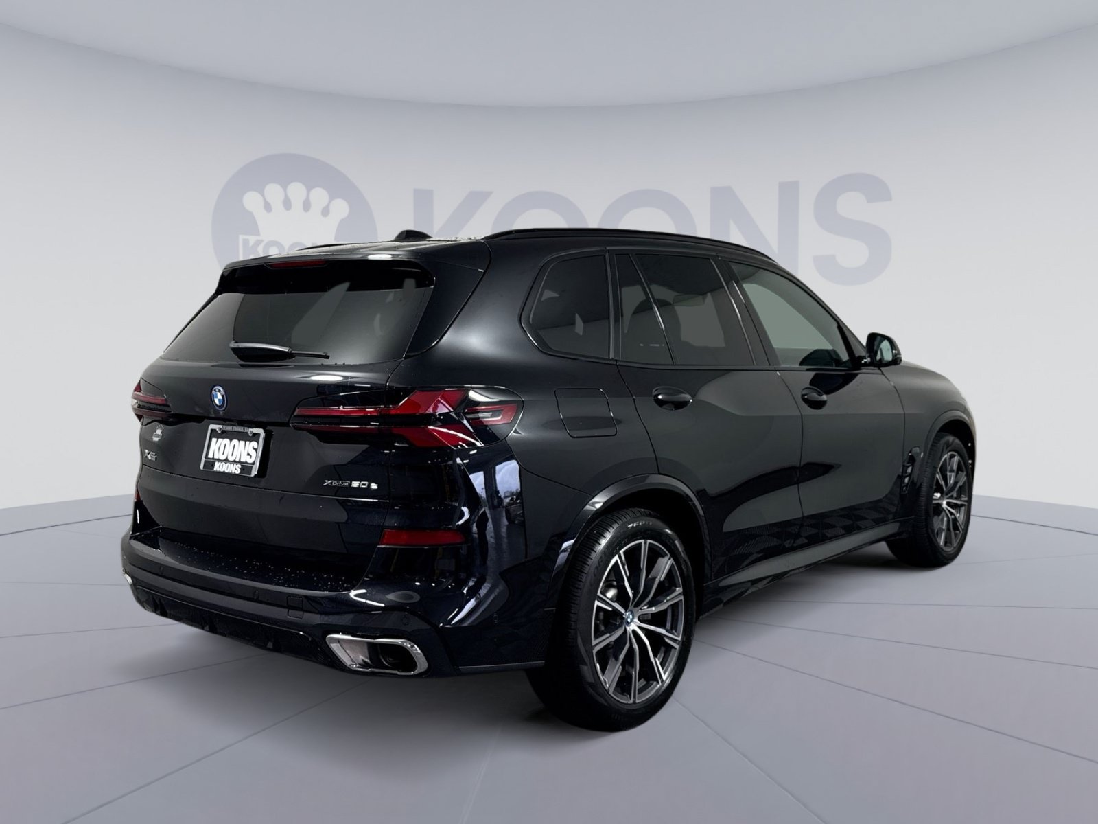 Used 2025 BMW X5 xDrive50e w/ M Sport Package AWD/4WD image 7