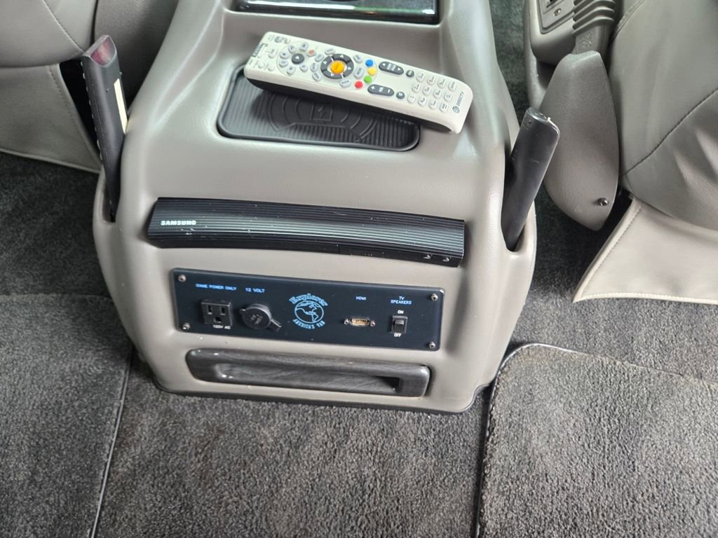 Used 2019 GMC Savana 2500 Extended w/ Enhanced Convenience Package image 25