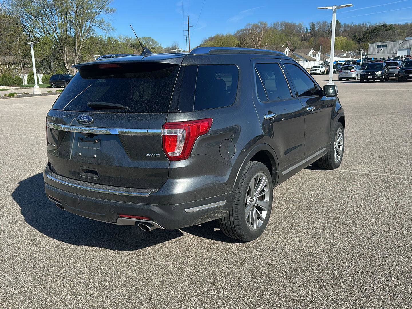 Used 2018 Ford Explorer Limited image 3