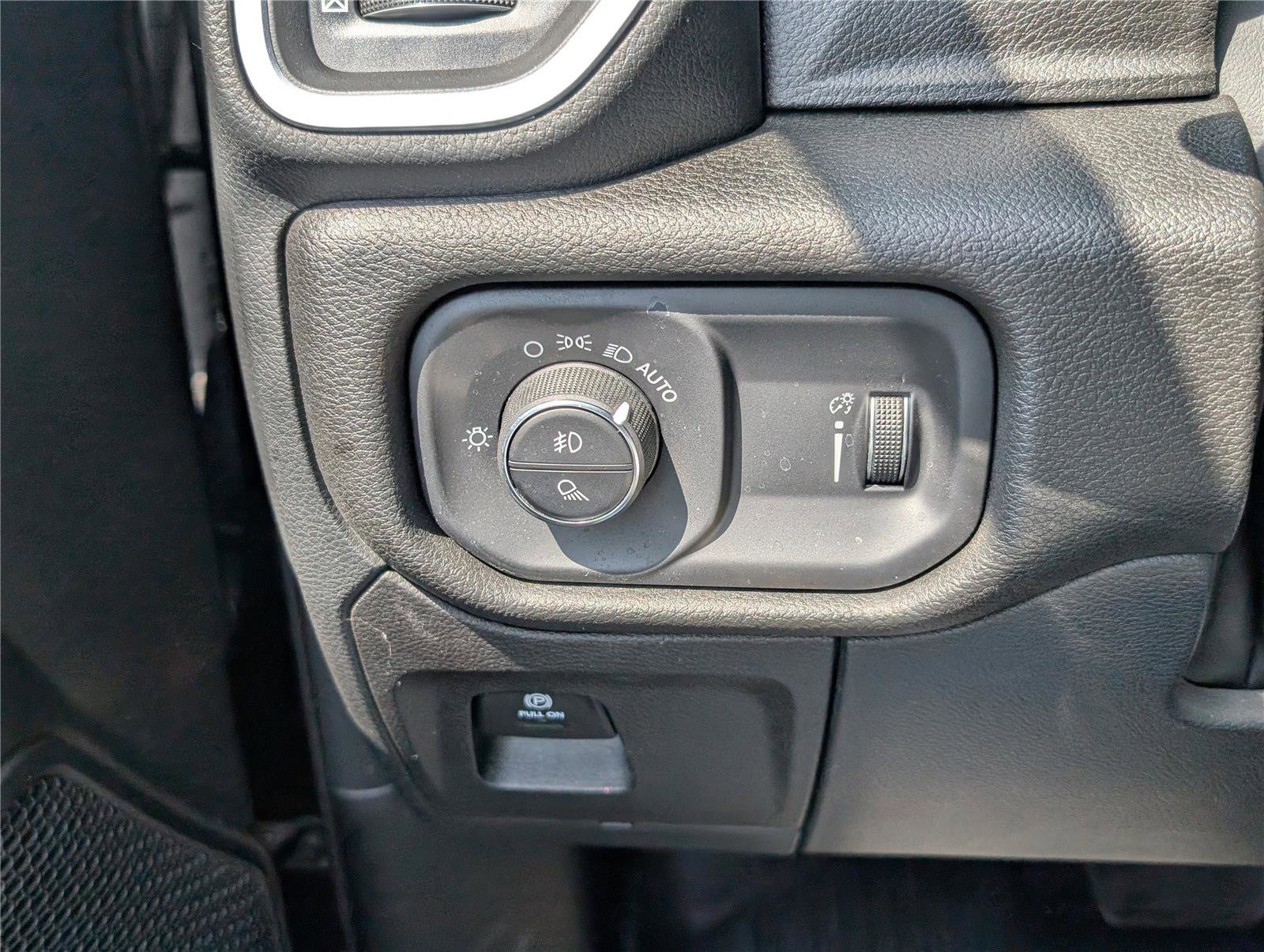 Used 2022 RAM 1500 Big Horn AWD/4WD image 19