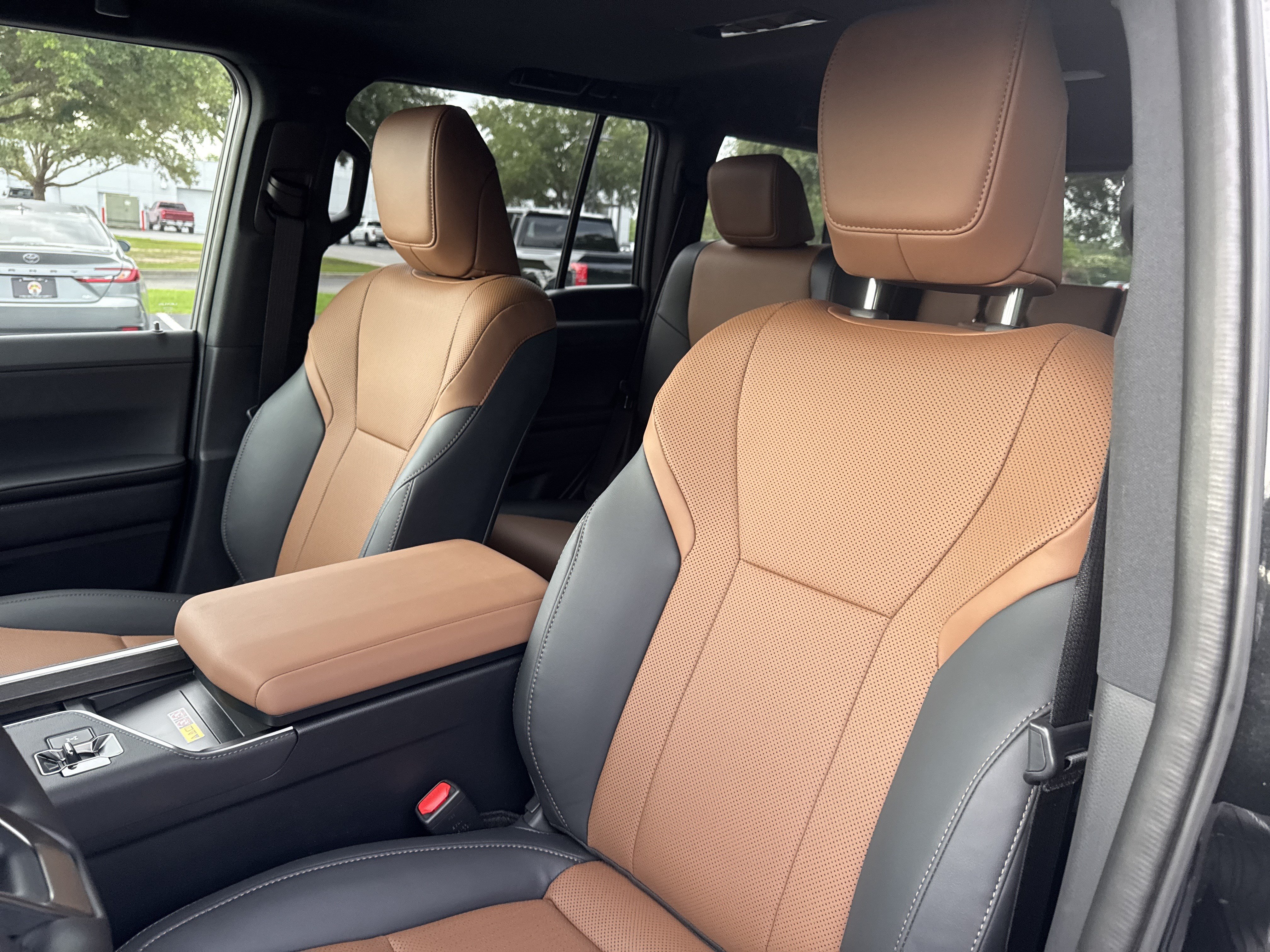 Used 2026 Lexus GX 550 w/ Accessory Package (2T) AWD/4WD image 14