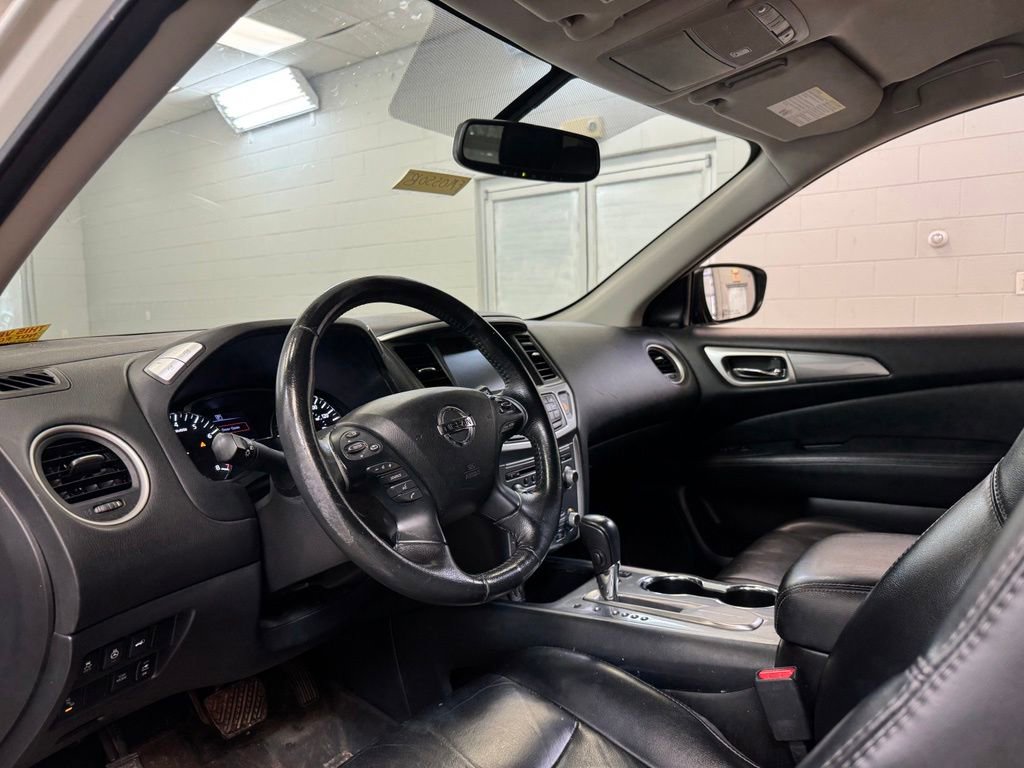 Used 2018 Nissan Pathfinder SL FWD image 13