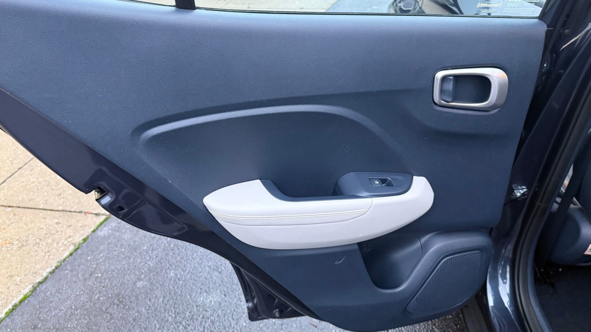 Used 2020 Hyundai Venue image 30