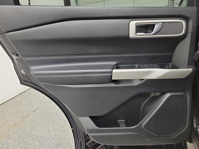 Used 2021 Ford Explorer XLT w/ Equipment Group 202A AWD/4WD image 10