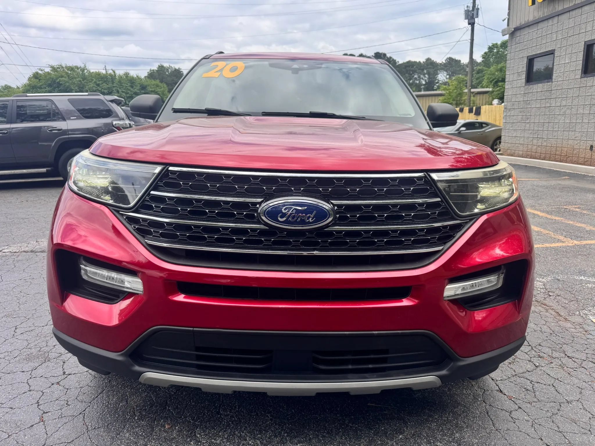 Used 2020 Ford Explorer XLT w/ Equipment Group 202A RWD image 2