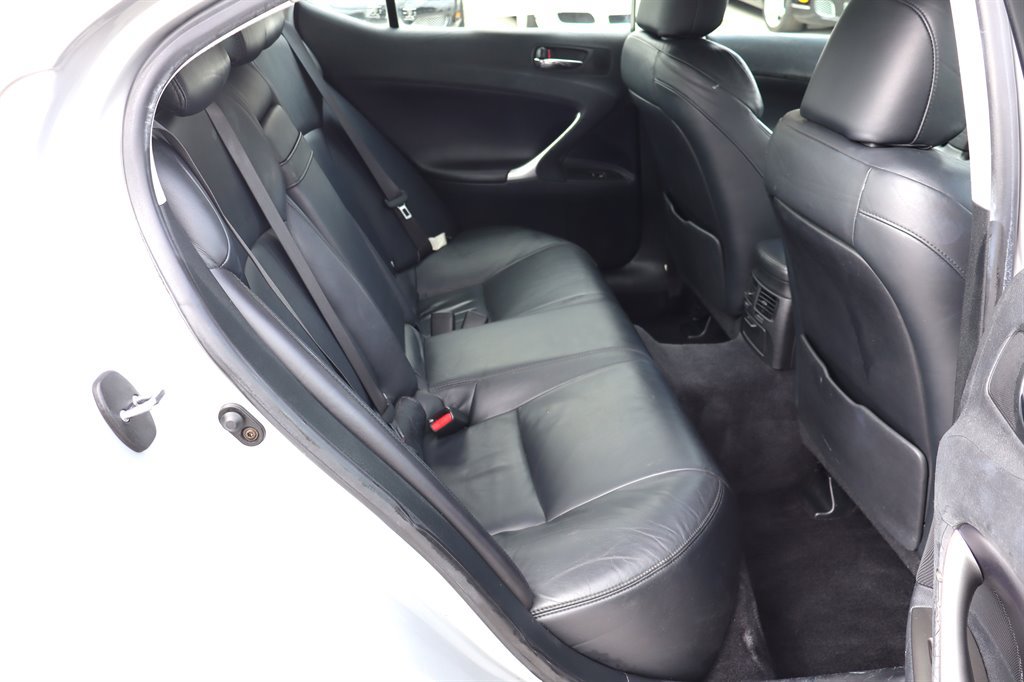 Used 2006 Lexus IS 250 w/ Preferred Accessory Pkg RWD image 20