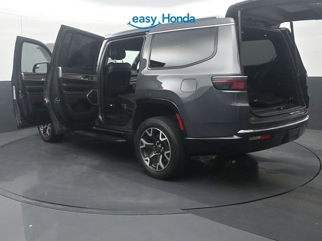 Used 2023 Jeep Wagoneer Series III w/ Preferred Equipment Group AWD/4WD image 38