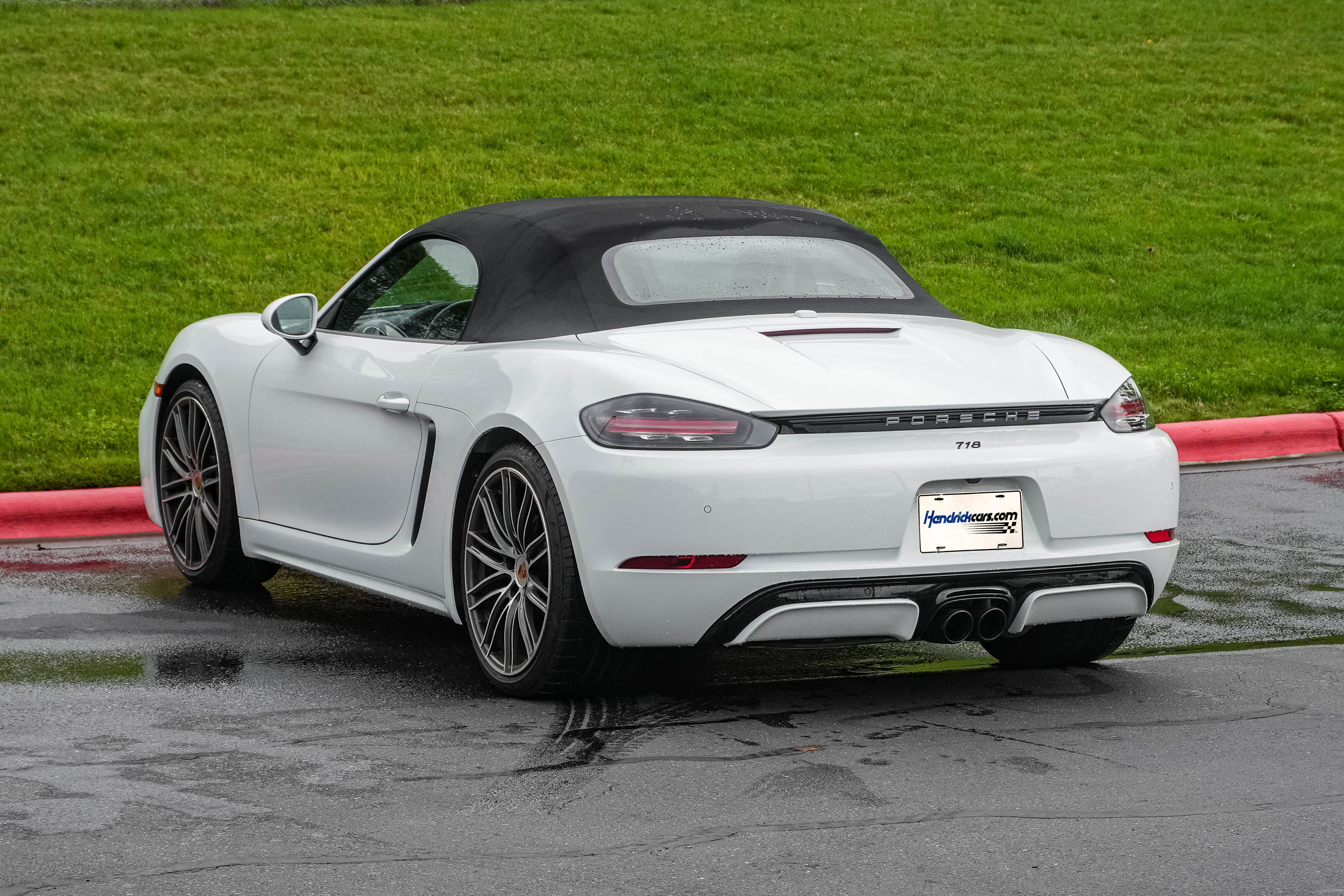 Used 2024 Porsche 718 Boxster RWD image 6