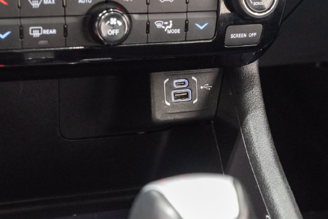 Used 2025 Jeep Compass Latitude w/ Sun & Sound Group AWD/4WD image 26