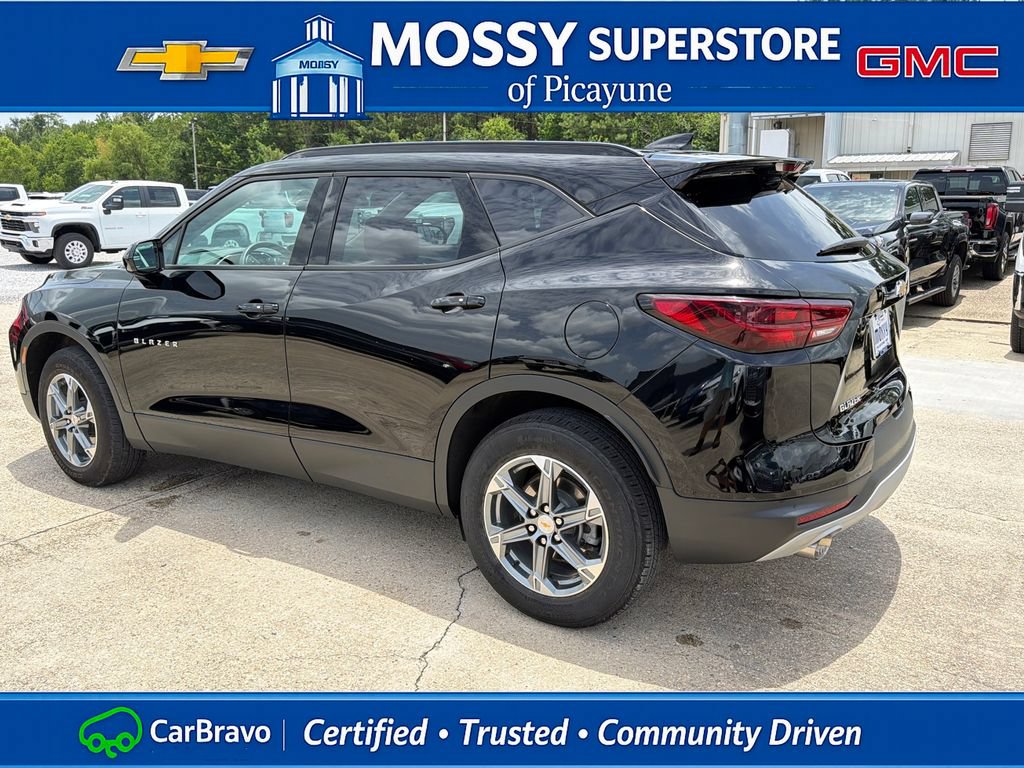 Certified 2024 Chevrolet Blazer LT w/ Convenience Package FWD image 4