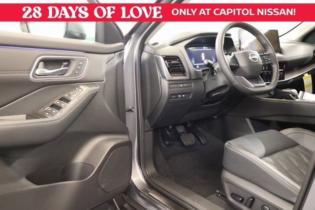 New 2026 Nissan Rogue Platinum w/ Tech Package image 9