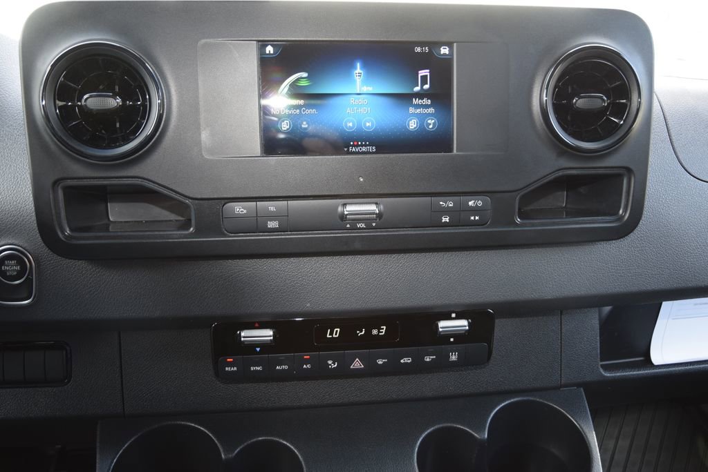 Used 2024 Mercedes-Benz Sprinter 2500 image 27