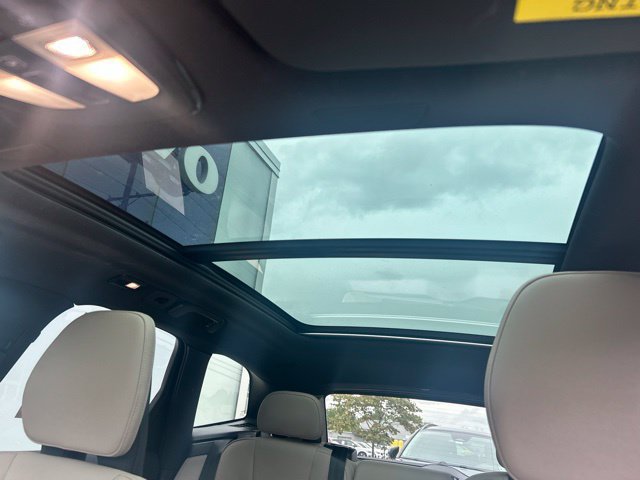 Certified 2026 Volvo XC60 B5 Plus AWD/4WD image 28