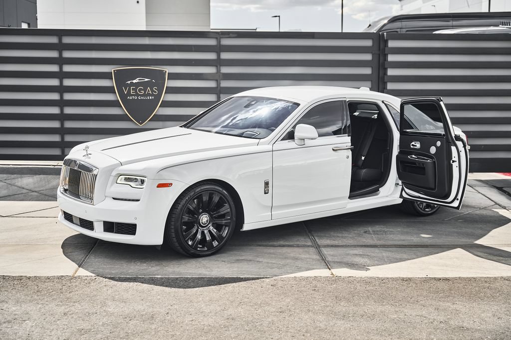 Used 2018 Rolls-Royce Ghost RWD image 5