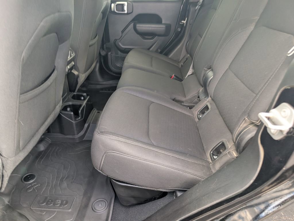Used 2022 Jeep Gladiator Willys image 9