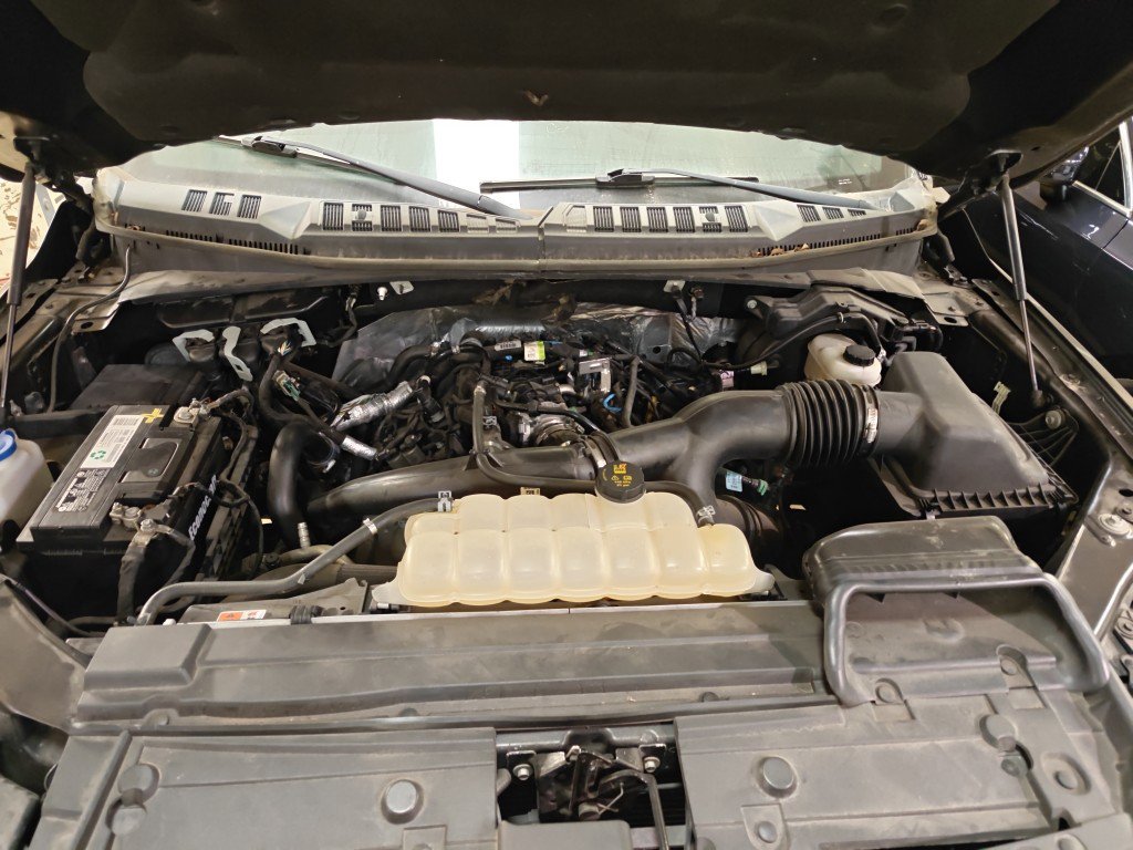 Used 2018 Ford F150 XLT w/ Equipment Group 302A Luxury image 2