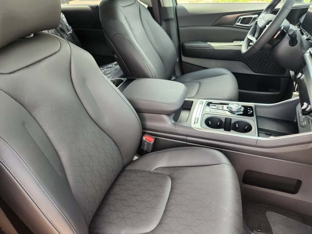 New 2027 Kia Carnival SX w/ Dark Edition Package FWD image 13