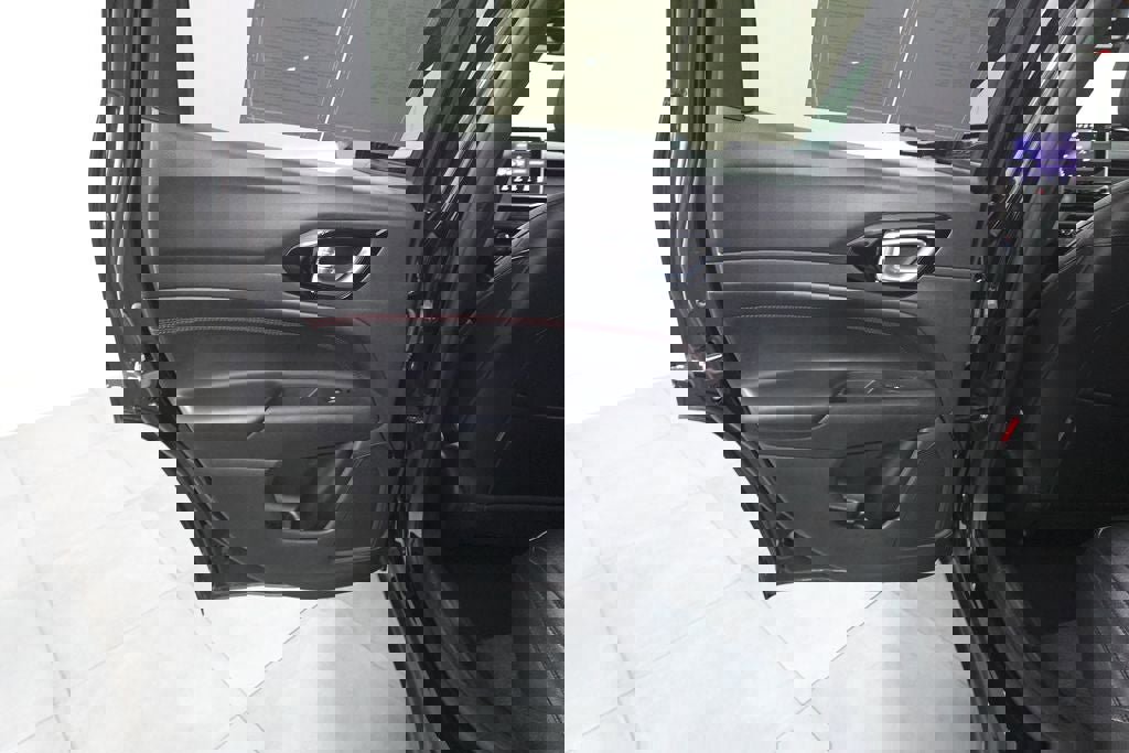 Used 2024 Jeep Compass Trailhawk image 22